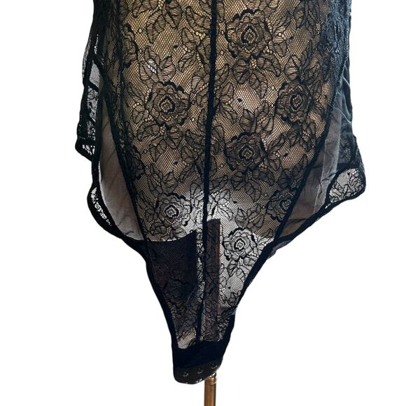 Torrid Curves Bodysuit SZ 2X Black All Over Lace Wireless Adj Straps Feminine - Picture 7 of 12